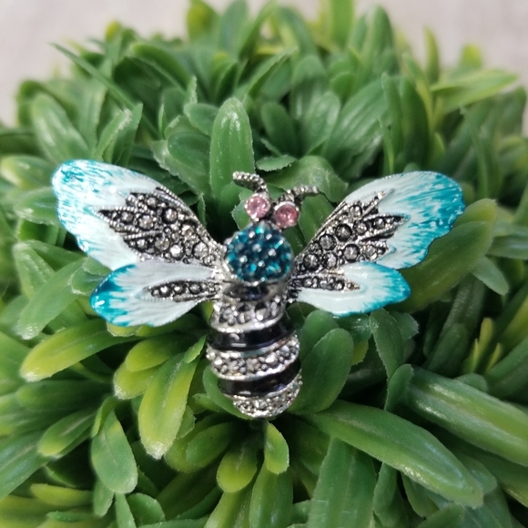 Vintage Bee Brooch - Picture 3 of 4